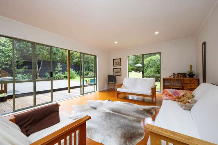 8 Rimutaka Place Titirangi_4