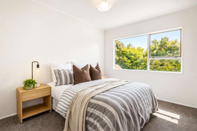 2/54 Stapleford Crescent Browns Bay_11