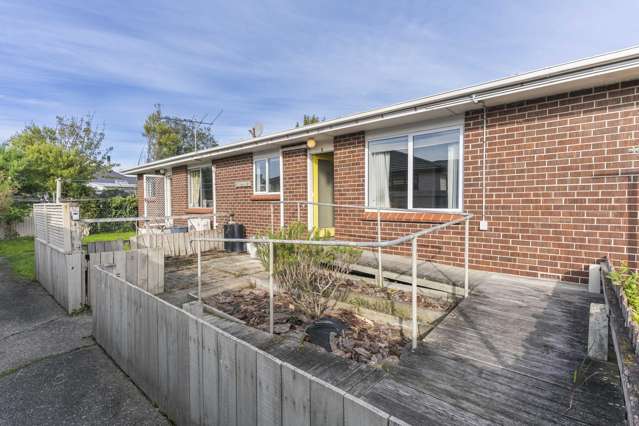 Cute Unit with Garage and Wheelchair Access