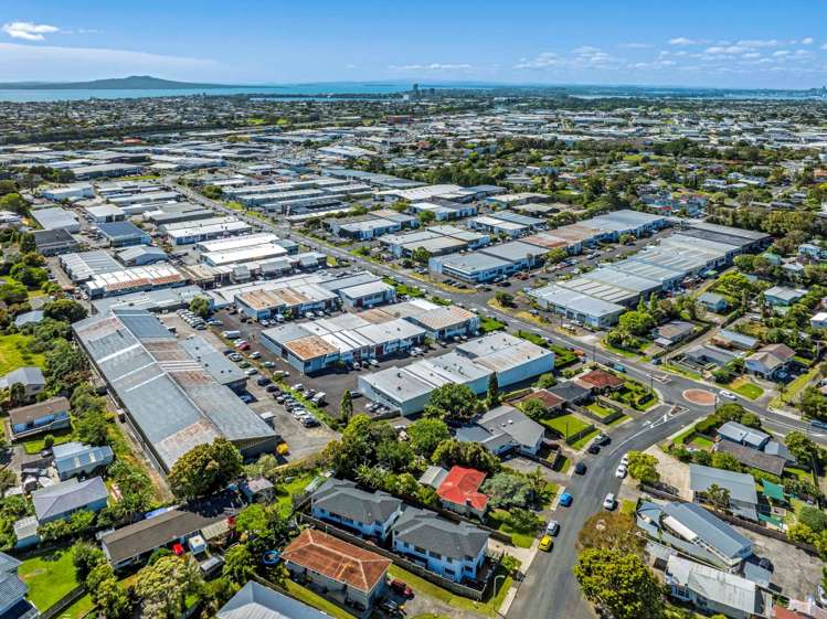 Unit F/44-48 Ellice Road Wairau Valley_1