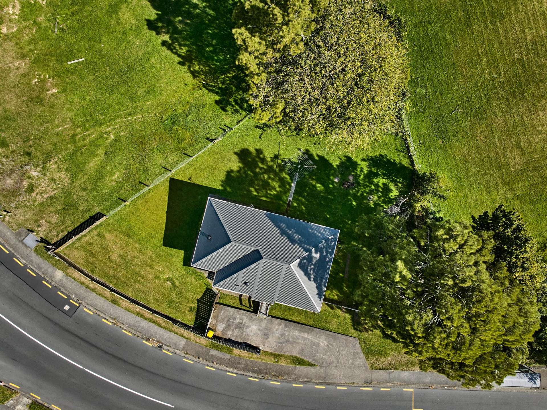 174 Mungavin Avenue Cannons Creek_0