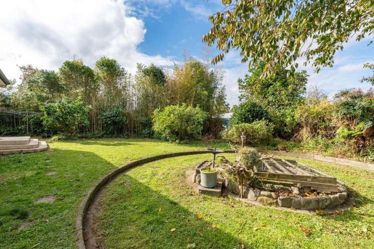 44 Garden Heights Avenue Glenview_12