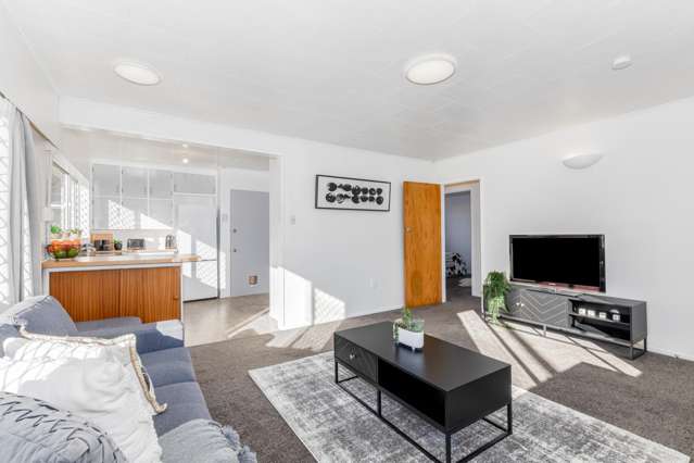 1/2 Matthews Road Wainuiomata_4