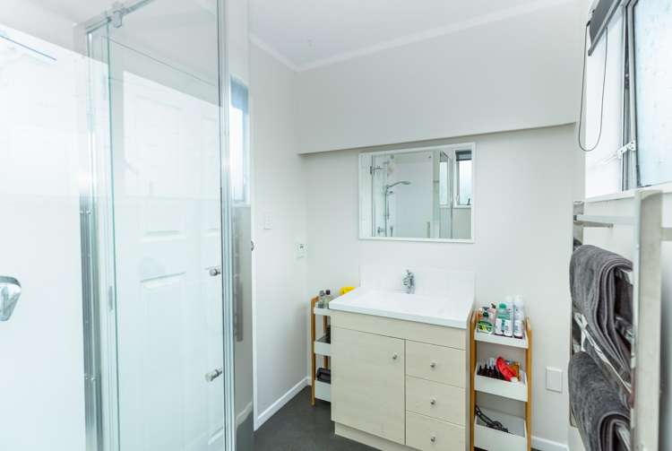 14 Harvard Grove Upper Hutt_24