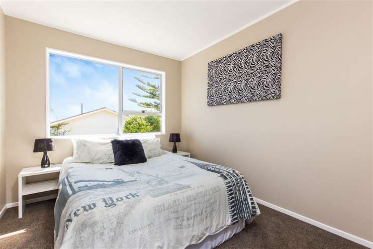 35 Solar Road Glen Eden_13