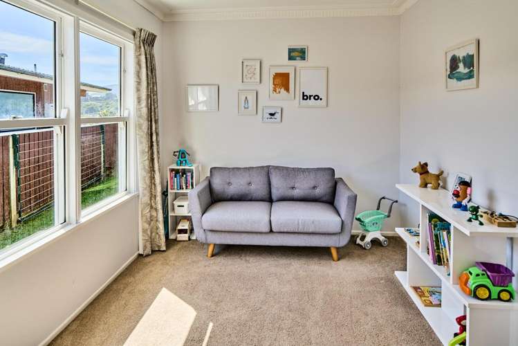 13 St Edmund Crescent Tawa_18