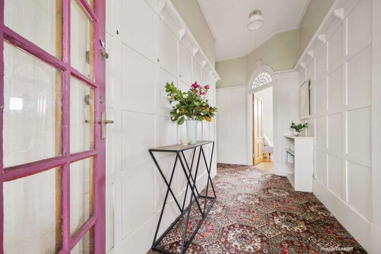 21 The Parade Island Bay_5