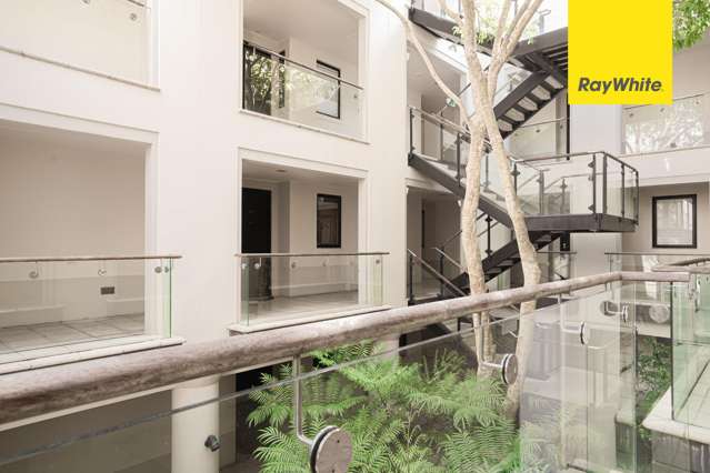 Viaduct Studio - investment or city pad!
