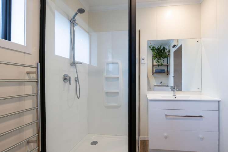 6 Resthill Crescent Glenview_13