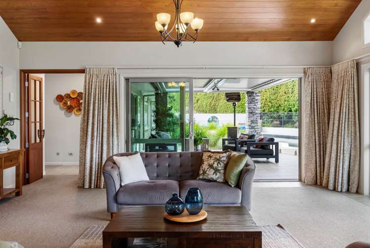 61 Puketutu Road Bombay_14