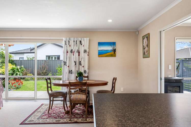 8 Cape Place Poraiti_6