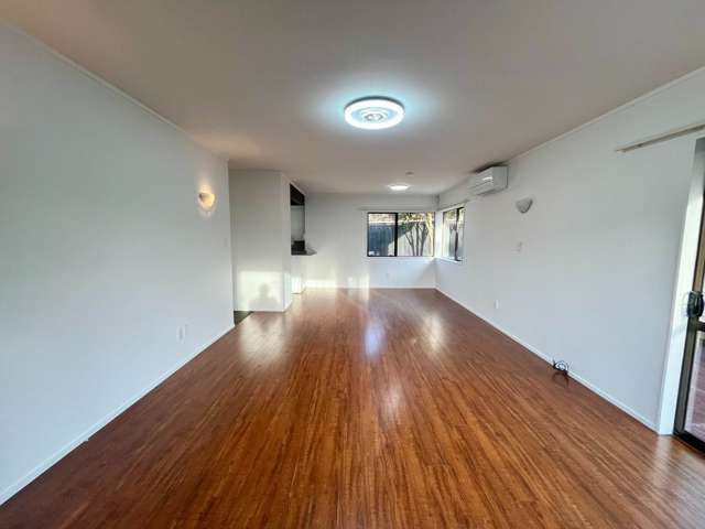3/98 Roberts Road Te Atatu South_1