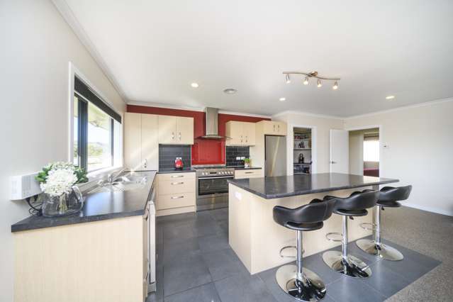 12 Ron Place Fitzherbert_3