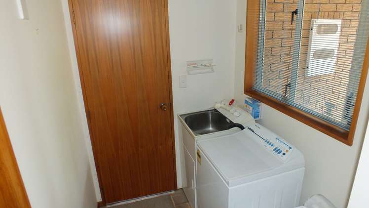 82 Pages Road Allenton_11