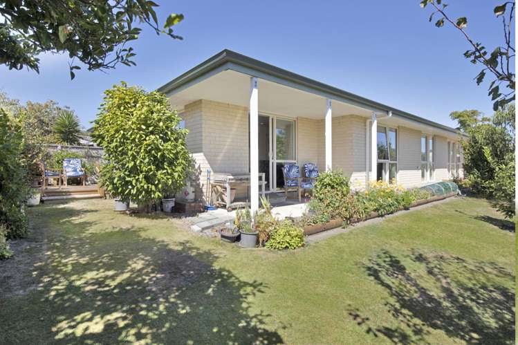 89 Cedar Drive Paraparaumu Beach_1