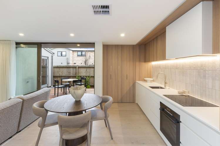 3/23 Webb Street Merivale_3