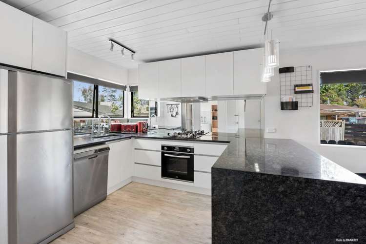 1/30 Pinehurst Place Wattle Downs_13