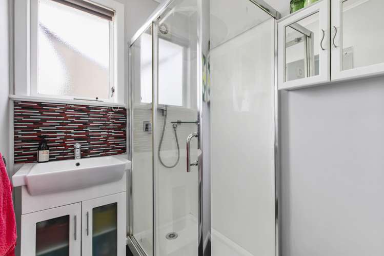 10 Eskdale Road Birkdale_16