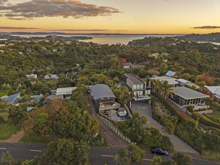 68 Queens Drive Oneroa_16