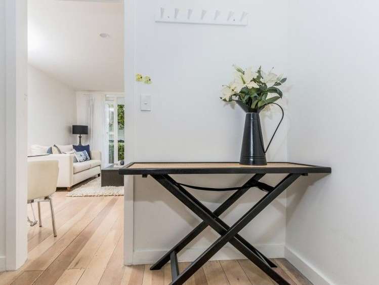 4/2 Herne Bay Road Herne Bay_1