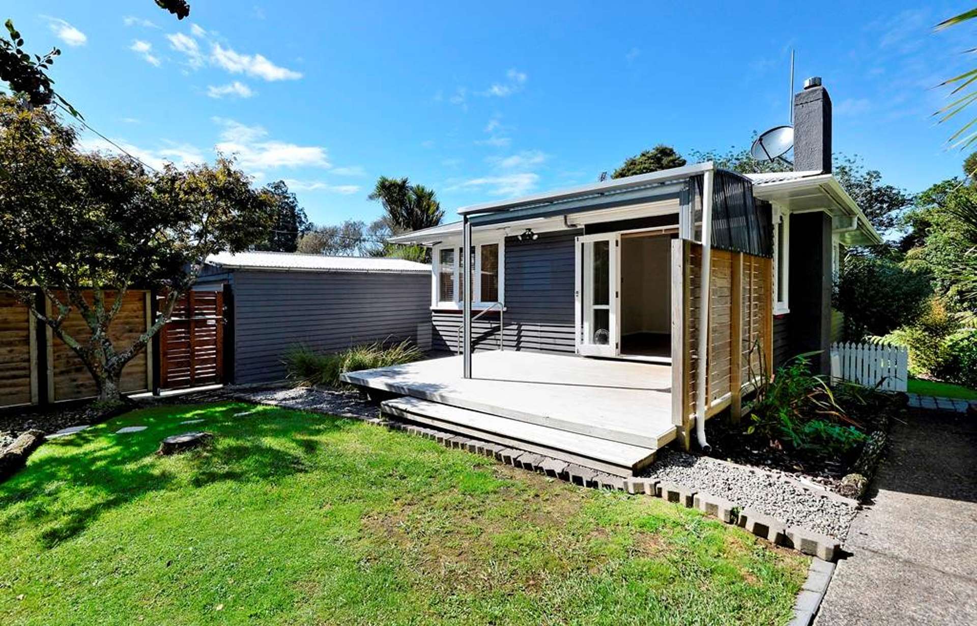 198 Woodlands Park Road Titirangi_0