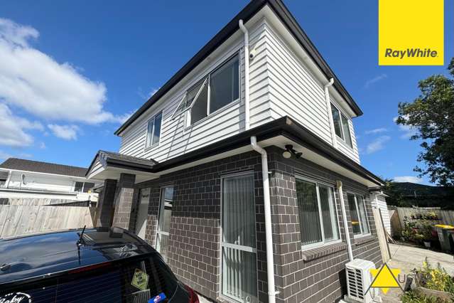 Modern 4-Bed, 2-Bath Family Gem Near Schools & Transport