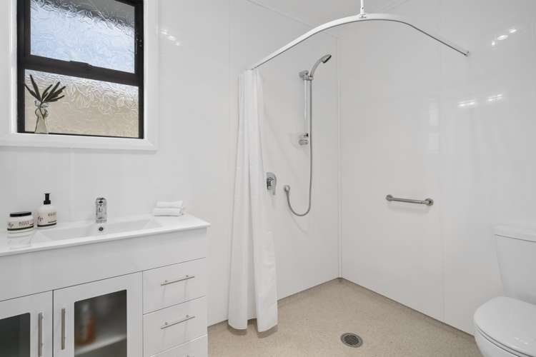 108 Strand Crescent Naenae_9