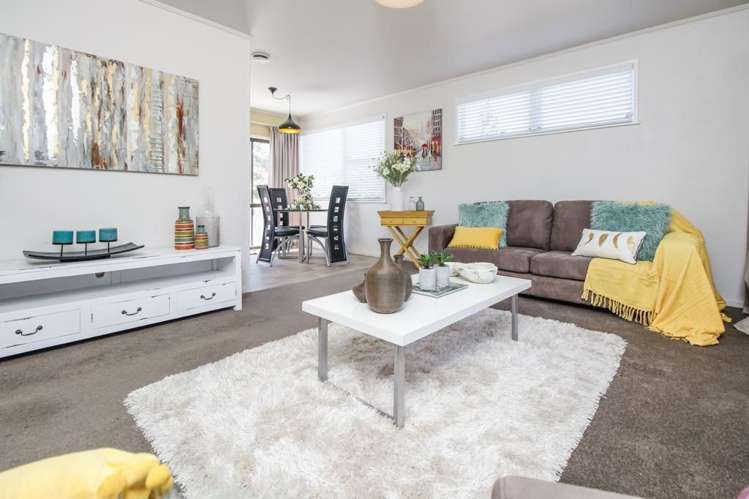 39 Bodi Place Te Atatu South_0