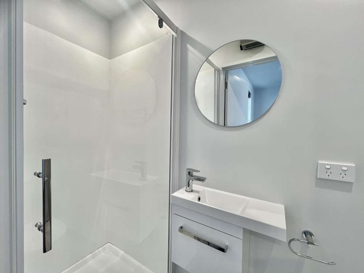2 Bedroom apartment, city centre 4