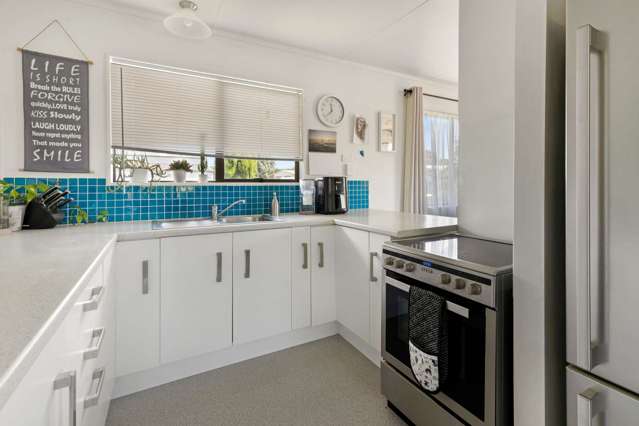 13 Robinson Street Katikati_2