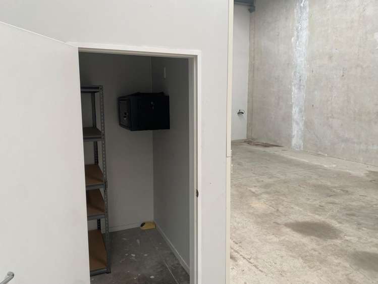 8/19 William Lewis Drive Sockburn_4