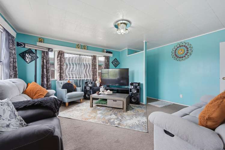 16 Robertson Road Mangere_15