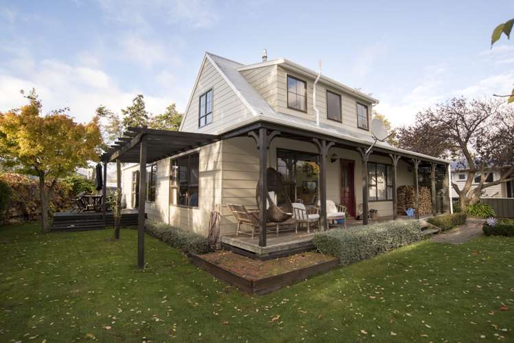 15 Edinburgh Crescent Redwoodtown_0