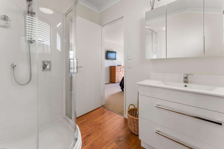 8a Angus Place Wakefield_16