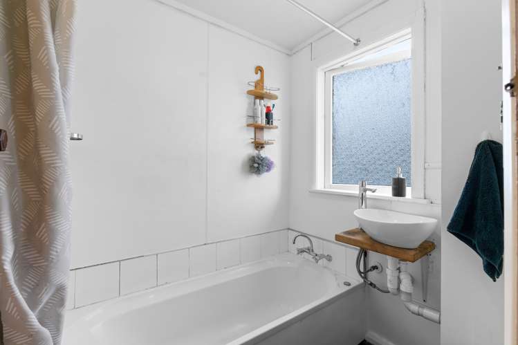 4 Renfrew Place Highbury_18