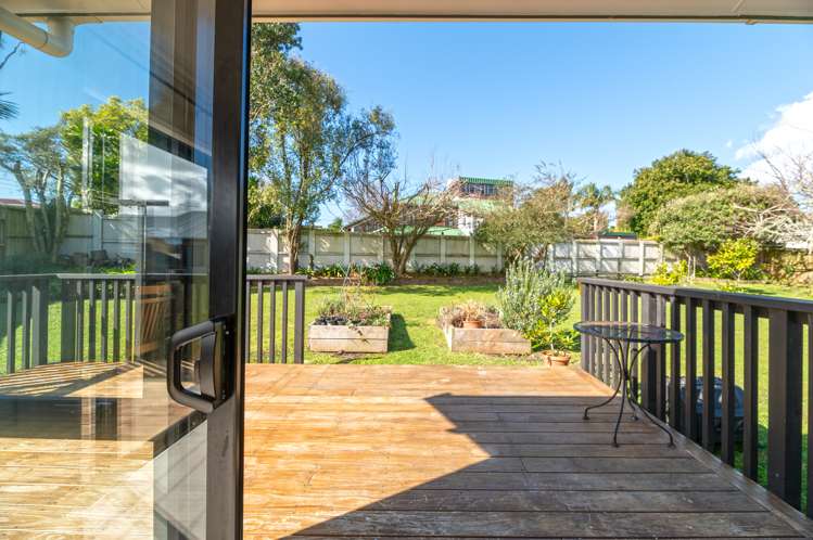 7 Castlewood Grove Blockhouse Bay_23