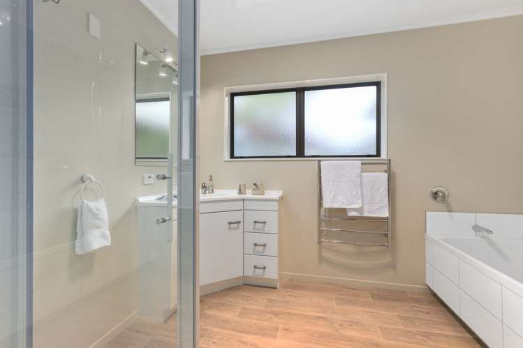 6 Larkspur Court The Gardens_15