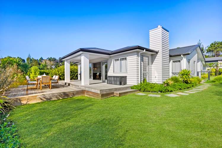 47 Beachwood Drive Hatfields Beach_0