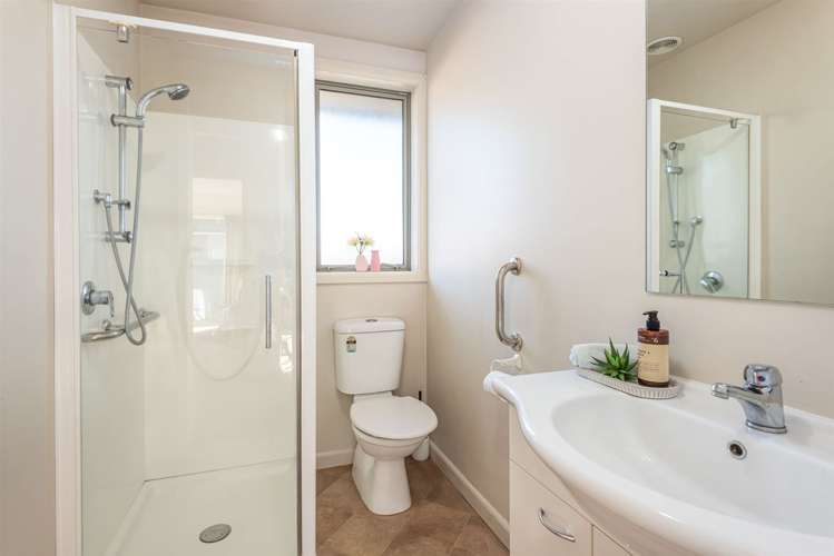 2/373 Main North Road Redwood_9