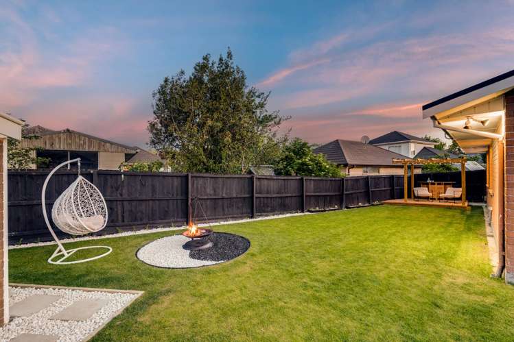 6 Larkhill Place Russley_19