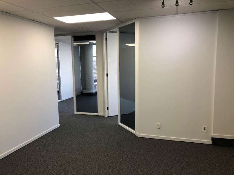 Unit A1/129 Onewa Road Northcote_5