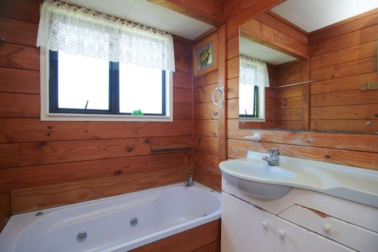 2/91 Athena Drive Totara Vale_9