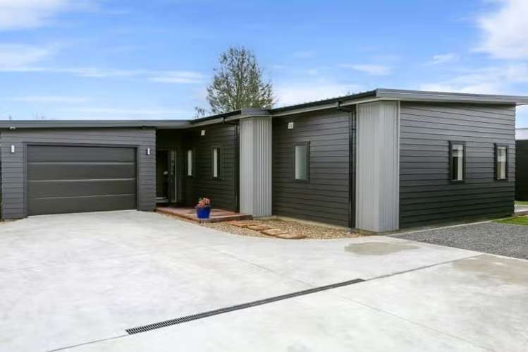  2/74 Hinemoa Avenue Taupō_0