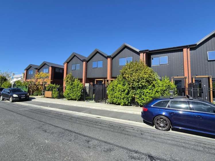 4/12 Biddle Crescent 1353_12