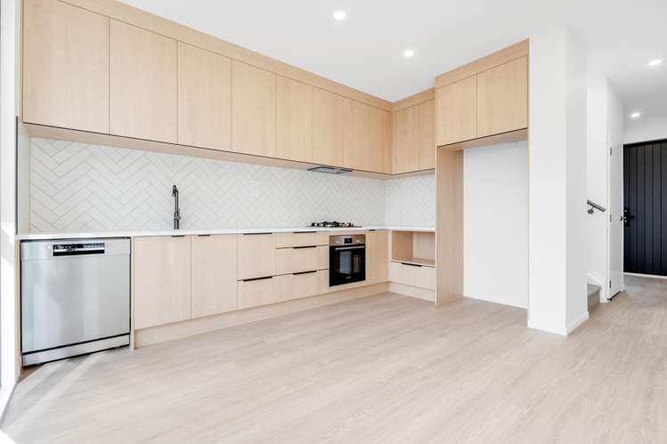 2/5 Galloway Crescent Farm Cove_10