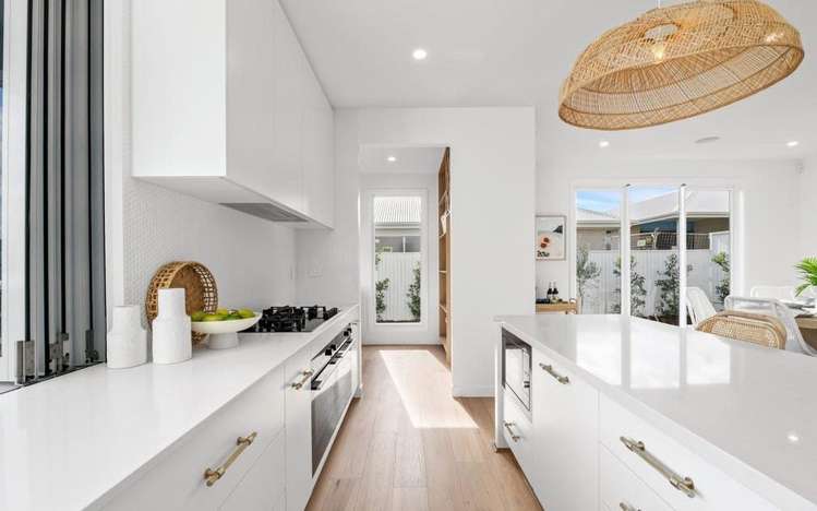 25 Whenuateitei Crescent Stanmore Bay_1