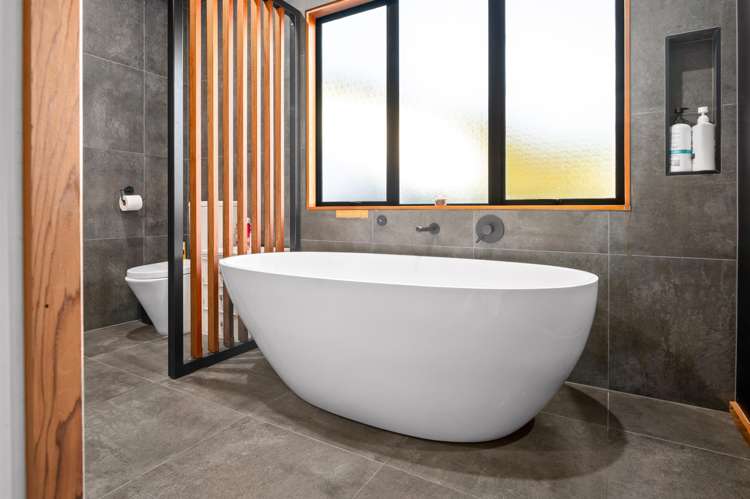 331 Athlone Drive Cambridge_14