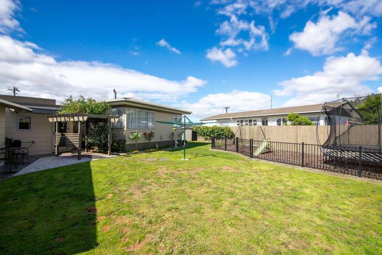 15 Fenruss Street Fairy Springs_20