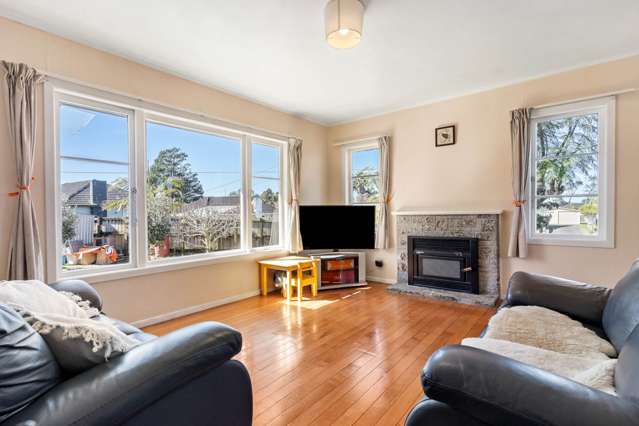 8 Devon Street Te Atatu South_1