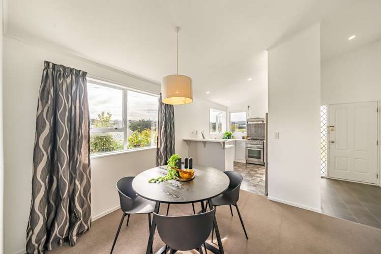 8 James Cook Drive Whitby_10